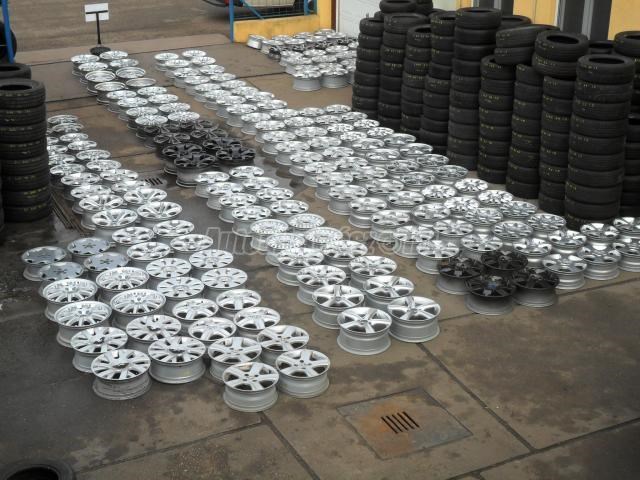 4db gyári 17" VW Touran [Vallelunga] alufelni. (4076) 4. kép